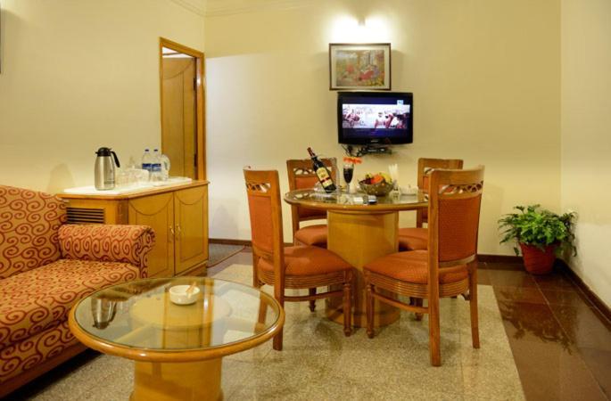 Hotel Amer Palace Bhopal Luaran gambar
